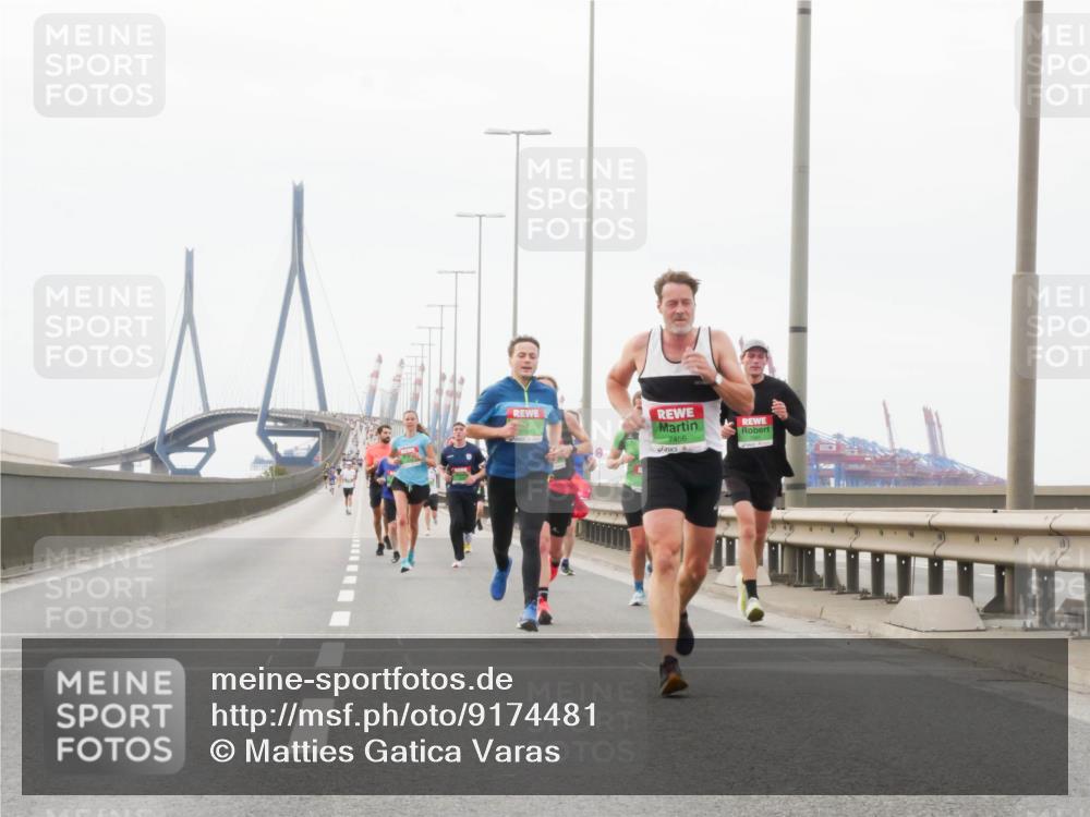 03.10.2025 - Köhlbrandbrückenlauf Matties Gatica Varas http://msf.ph/oto/9174481 03.10.2025 15:42:26 Position 3 7456 meine-sportfotos.de