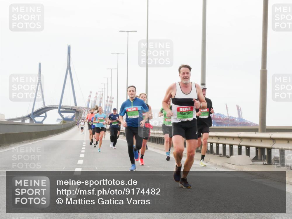 03.10.2025 - Köhlbrandbrückenlauf Matties Gatica Varas http://msf.ph/oto/9174482 03.10.2025 15:42:26 Position 3 7456 meine-sportfotos.de