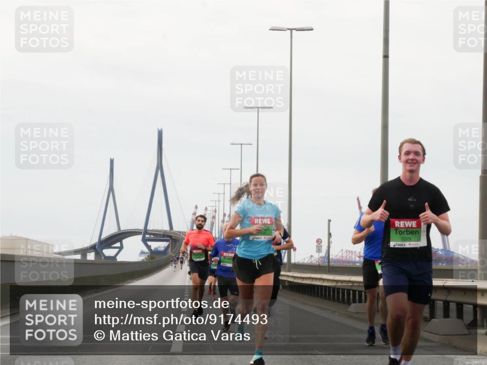 03.10.2025 - Köhlbrandbrückenlauf Matties Gatica Varas http://msf.ph/oto/9174493 03.10.2025 15:42:32 Position 3 7029 meine-sportfotos.de