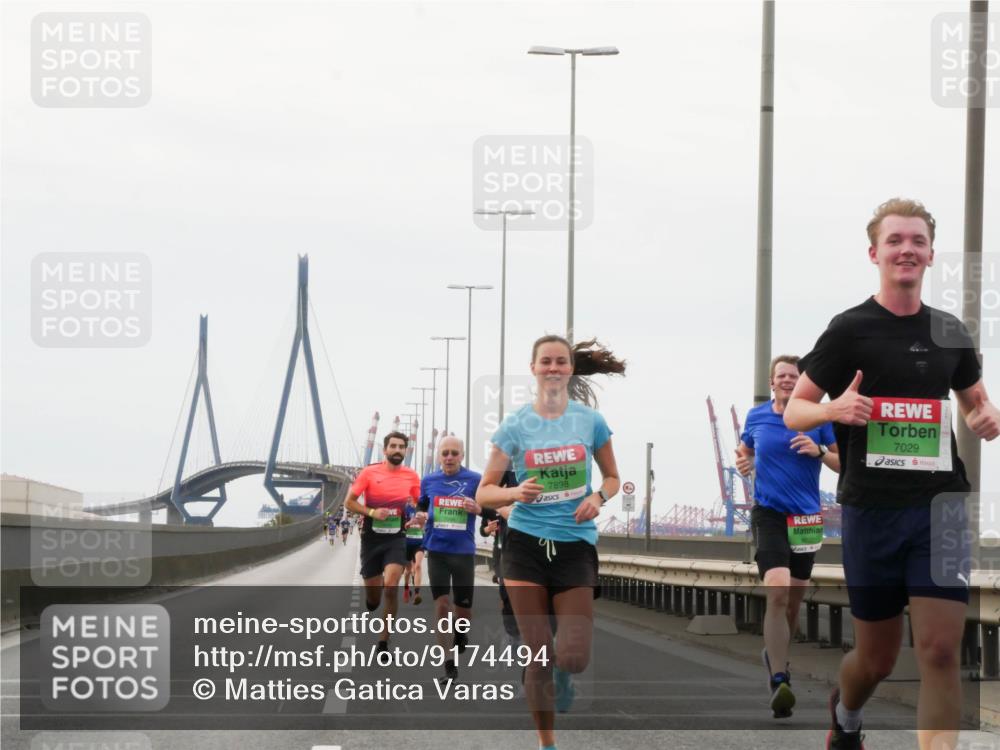 03.10.2025 - Köhlbrandbrückenlauf Matties Gatica Varas http://msf.ph/oto/9174494 03.10.2025 15:42:32 Position 3 7898, 7029 meine-sportfotos.de