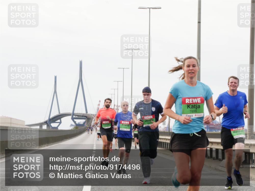 03.10.2025 - Köhlbrandbrückenlauf Matties Gatica Varas http://msf.ph/oto/9174496 03.10.2025 15:42:33 Position 3 7898, 7046, 9032 meine-sportfotos.de
