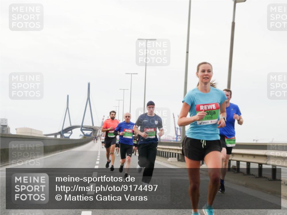 03.10.2025 - Köhlbrandbrückenlauf Matties Gatica Varas http://msf.ph/oto/9174497 03.10.2025 15:42:34 Position 3 7898 meine-sportfotos.de