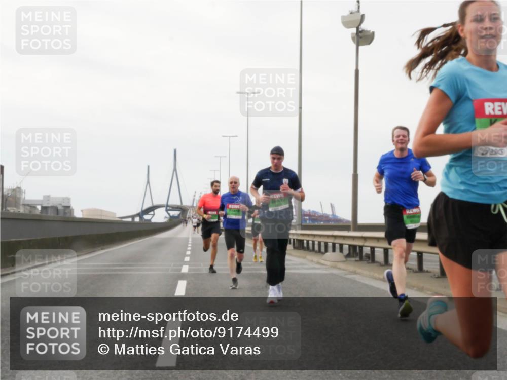 03.10.2025 - Köhlbrandbrückenlauf Matties Gatica Varas http://msf.ph/oto/9174499 03.10.2025 15:42:35 Position 3  meine-sportfotos.de