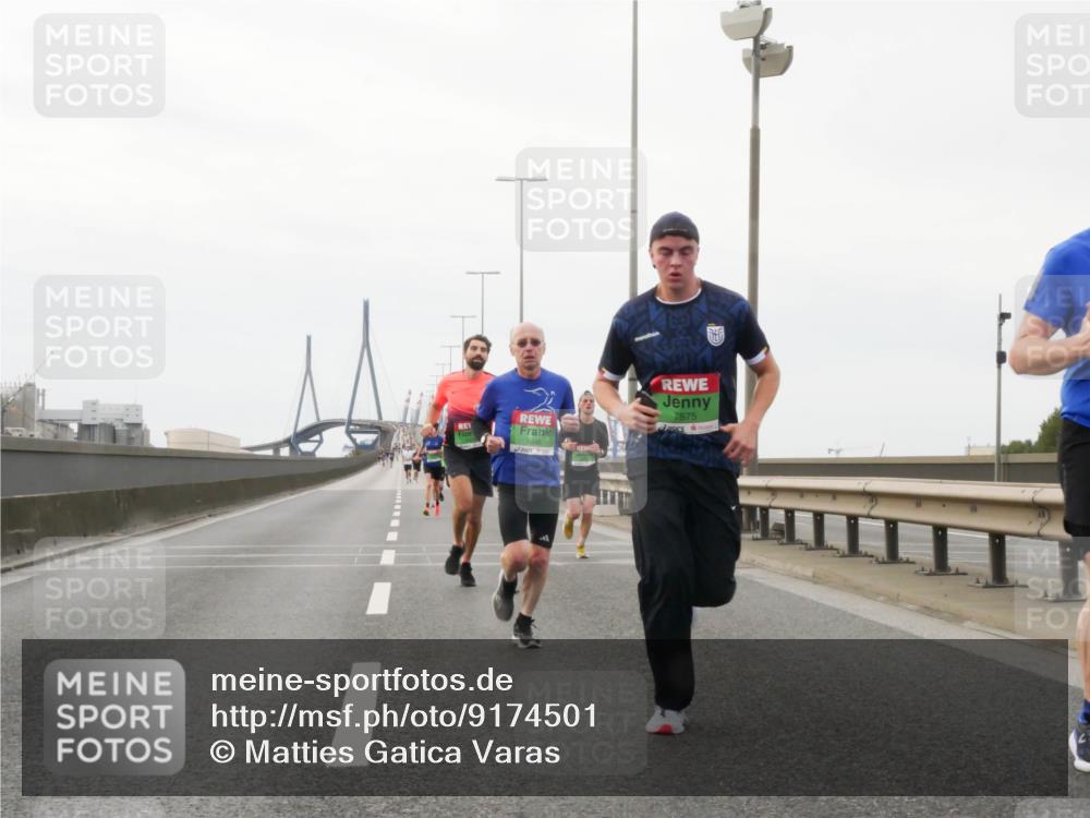 03.10.2025 - Köhlbrandbrückenlauf Matties Gatica Varas http://msf.ph/oto/9174501 03.10.2025 15:42:36 Position 3 7046, 7575 meine-sportfotos.de