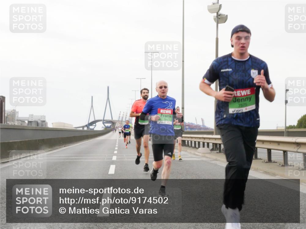 03.10.2025 - Köhlbrandbrückenlauf Matties Gatica Varas http://msf.ph/oto/9174502 03.10.2025 15:42:36 Position 3 7046, 7575 meine-sportfotos.de