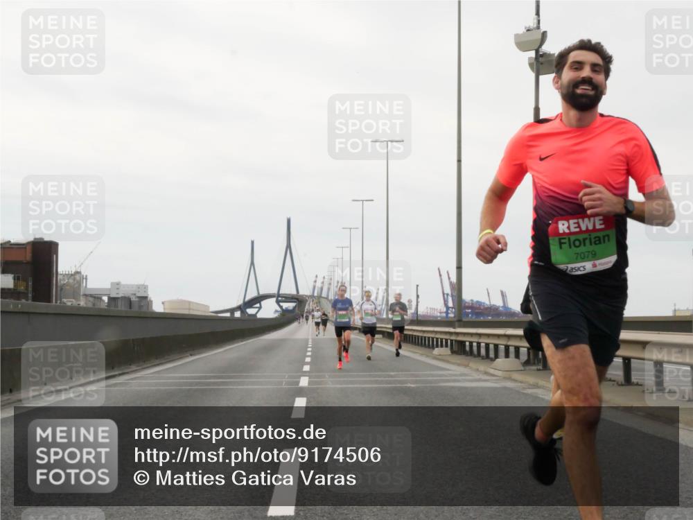 03.10.2025 - Köhlbrandbrückenlauf Matties Gatica Varas http://msf.ph/oto/9174506 03.10.2025 15:42:38 Position 3 7079 meine-sportfotos.de