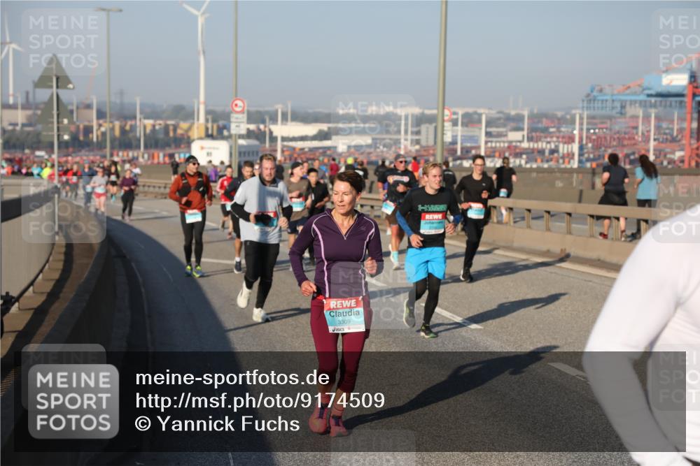 03.10.2025 - Köhlbrandbrückenlauf Yannick Fuchs http://msf.ph/oto/9174509 03.10.2025 08:43:01 Position 2 3309 meine-sportfotos.de