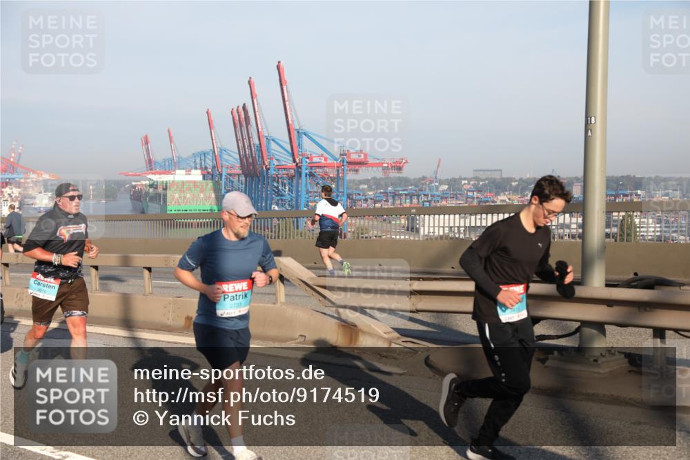 03.10.2025 - Köhlbrandbrückenlauf Yannick Fuchs http://msf.ph/oto/9174519 03.10.2025 08:43:07 Position 2 3016, 2733, 3411, 118 meine-sportfotos.de