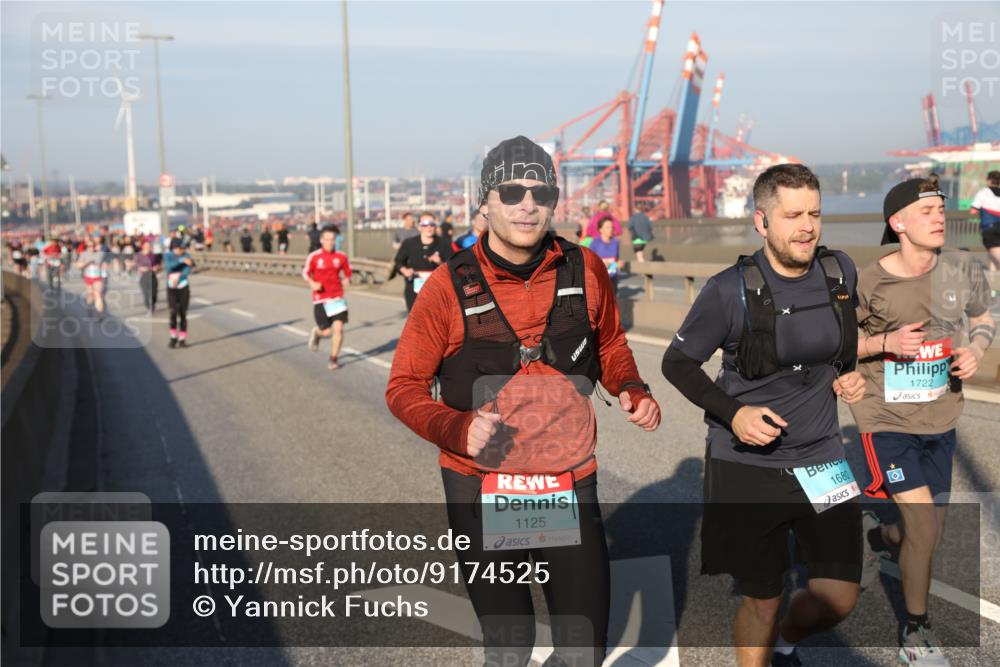03.10.2025 - Köhlbrandbrückenlauf Yannick Fuchs http://msf.ph/oto/9174525 03.10.2025 08:43:09 Position 2 1125, 1680, 1722 meine-sportfotos.de