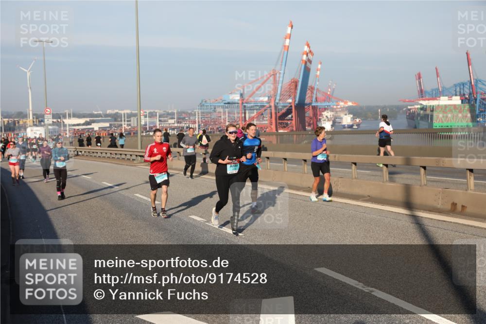 03.10.2025 - Köhlbrandbrückenlauf Yannick Fuchs http://msf.ph/oto/9174528 03.10.2025 08:43:10 Position 2 1238 meine-sportfotos.de