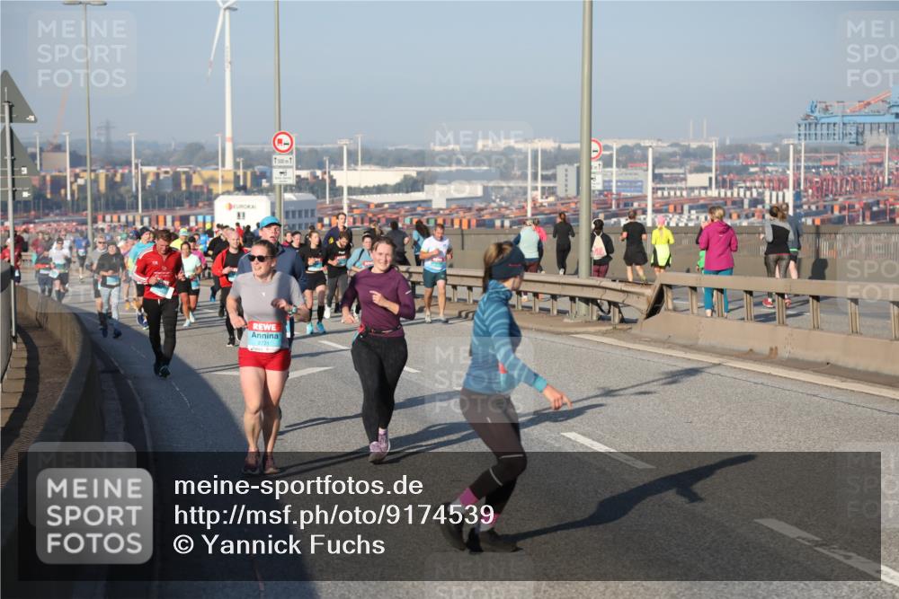 03.10.2025 - Köhlbrandbrückenlauf Yannick Fuchs http://msf.ph/oto/9174539 03.10.2025 08:43:14 Position 2 1500, 1, 2731 meine-sportfotos.de