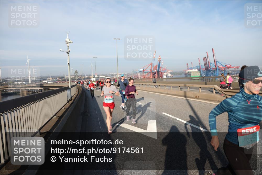 03.10.2025 - Köhlbrandbrückenlauf Yannick Fuchs http://msf.ph/oto/9174561 03.10.2025 08:43:19 Position 2 3778 meine-sportfotos.de