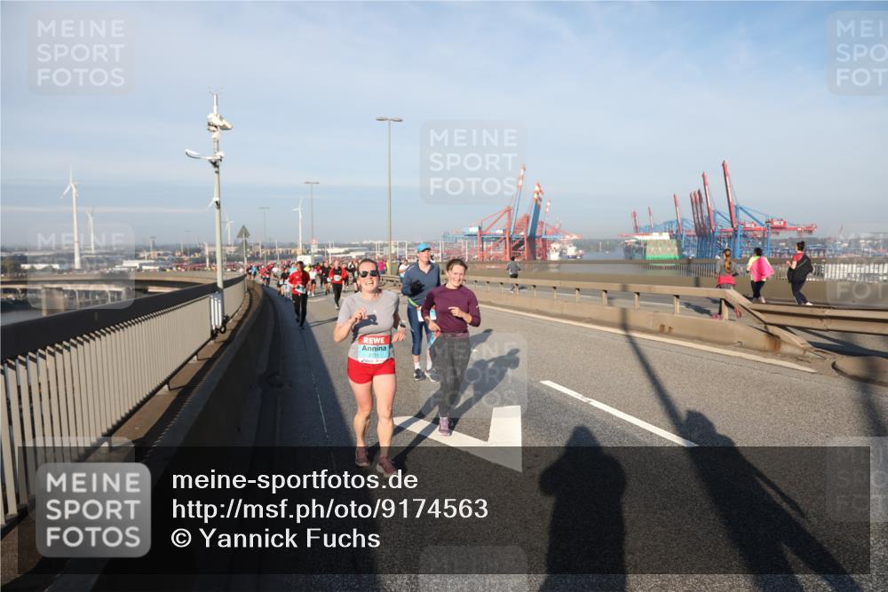 03.10.2025 - Köhlbrandbrückenlauf Yannick Fuchs http://msf.ph/oto/9174563 03.10.2025 08:43:19 Position 2 2731 meine-sportfotos.de