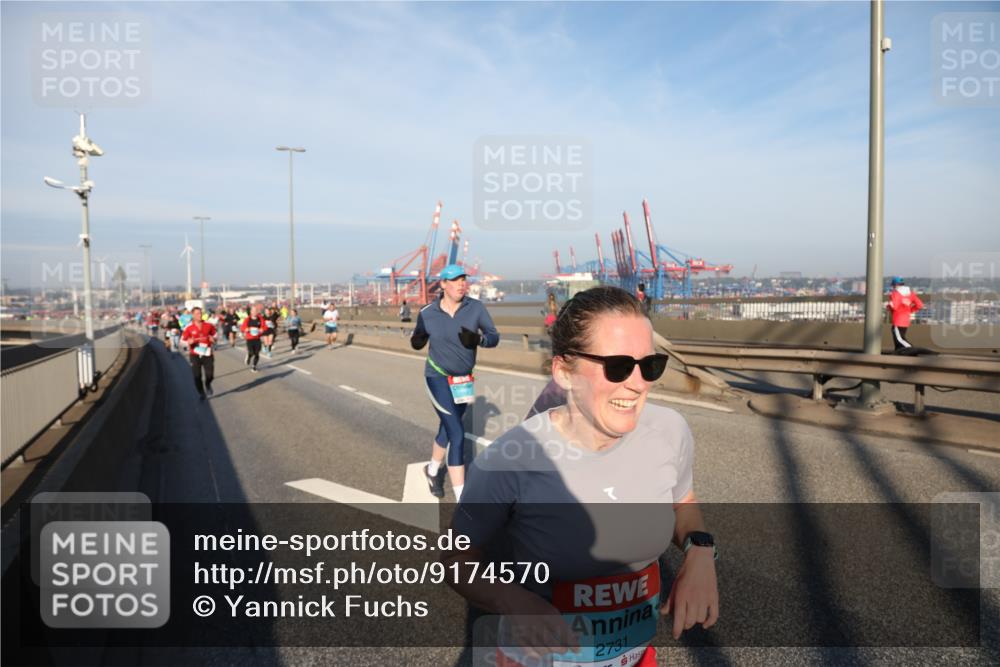 03.10.2025 - Köhlbrandbrückenlauf Yannick Fuchs http://msf.ph/oto/9174570 03.10.2025 08:43:20 Position 2 2731 meine-sportfotos.de
