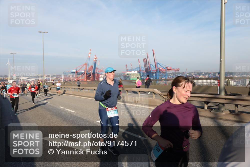 03.10.2025 - Köhlbrandbrückenlauf Yannick Fuchs http://msf.ph/oto/9174571 03.10.2025 08:43:20 Position 2 7 meine-sportfotos.de
