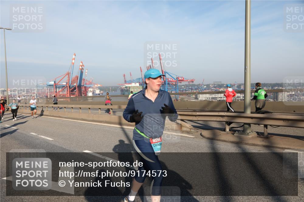 03.10.2025 - Köhlbrandbrückenlauf Yannick Fuchs http://msf.ph/oto/9174573 03.10.2025 08:43:21 Position 2 136, 250, 18 meine-sportfotos.de