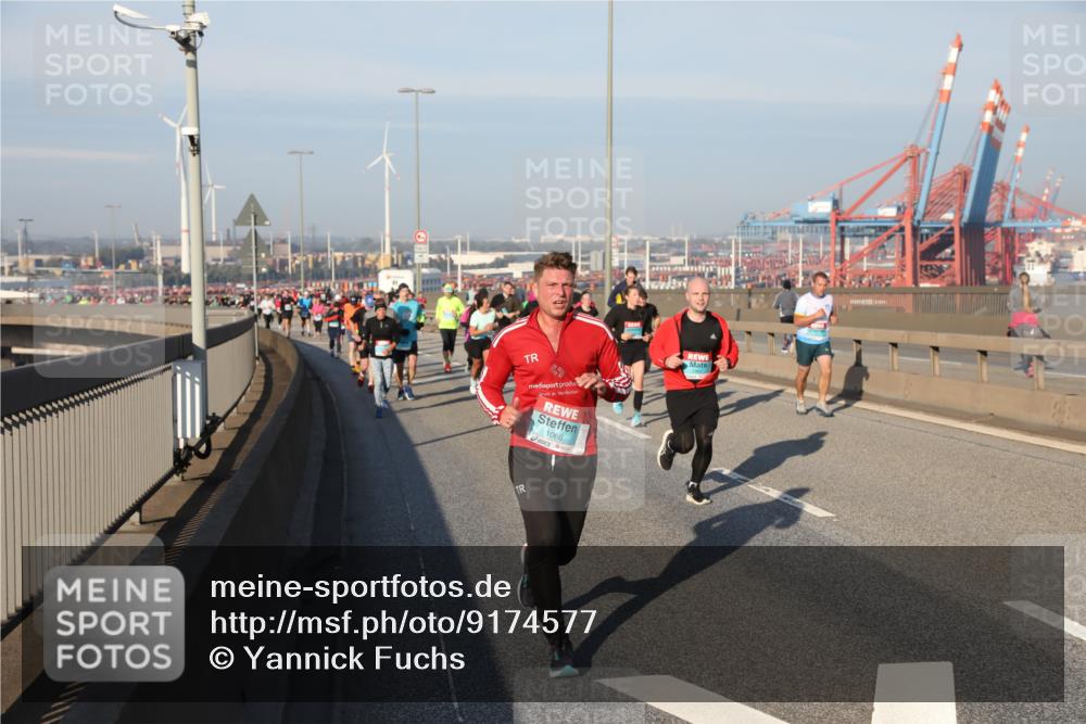 03.10.2025 - Köhlbrandbrückenlauf Yannick Fuchs http://msf.ph/oto/9174577 03.10.2025 08:43:22 Position 2 1066 meine-sportfotos.de