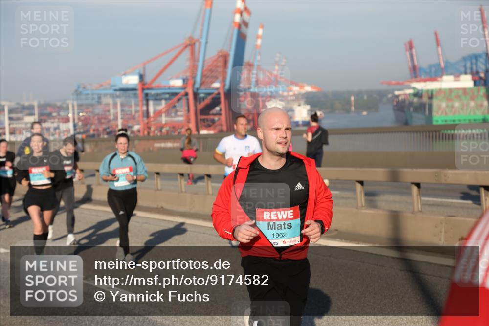 03.10.2025 - Köhlbrandbrückenlauf Yannick Fuchs http://msf.ph/oto/9174582 03.10.2025 08:43:24 Position 2 1962 meine-sportfotos.de