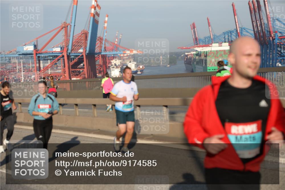 03.10.2025 - Köhlbrandbrückenlauf Yannick Fuchs http://msf.ph/oto/9174585 03.10.2025 08:43:24 Position 2  meine-sportfotos.de