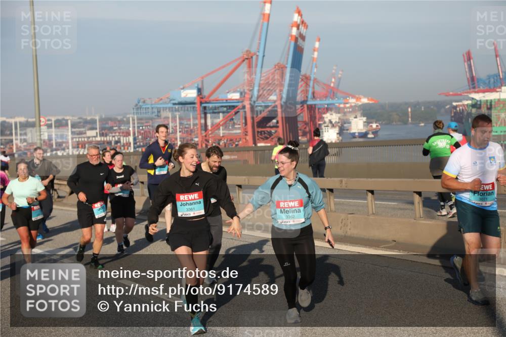 03.10.2025 - Köhlbrandbrückenlauf Yannick Fuchs http://msf.ph/oto/9174589 03.10.2025 08:43:25 Position 2 3361, 3362, 3071 meine-sportfotos.de