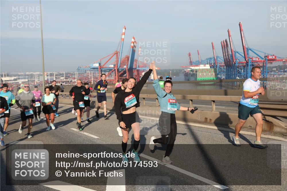 03.10.2025 - Köhlbrandbrückenlauf Yannick Fuchs http://msf.ph/oto/9174593 03.10.2025 08:43:26 Position 2 3361, 3362, 3071 meine-sportfotos.de