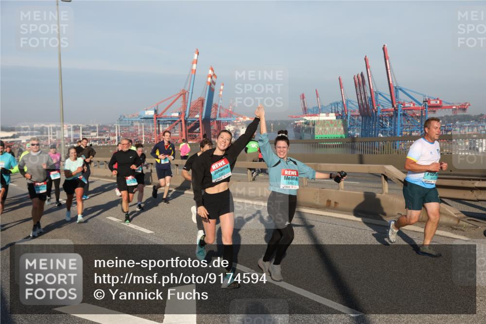 03.10.2025 - Köhlbrandbrückenlauf Yannick Fuchs http://msf.ph/oto/9174594 03.10.2025 08:43:26 Position 2 3361, 3362 meine-sportfotos.de