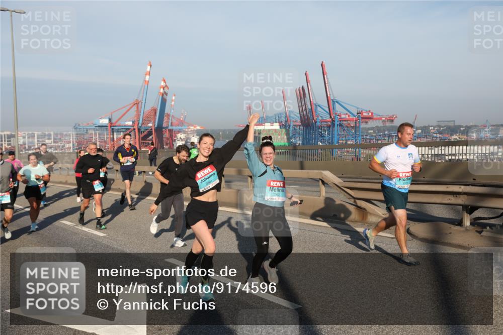 03.10.2025 - Köhlbrandbrückenlauf Yannick Fuchs http://msf.ph/oto/9174596 03.10.2025 08:43:27 Position 2 3361, 3362 meine-sportfotos.de