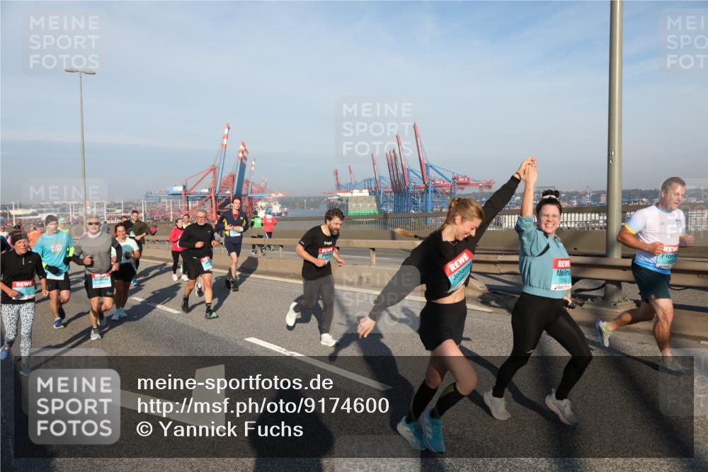 03.10.2025 - Köhlbrandbrückenlauf Yannick Fuchs http://msf.ph/oto/9174600 03.10.2025 08:43:27 Position 2 3362 meine-sportfotos.de