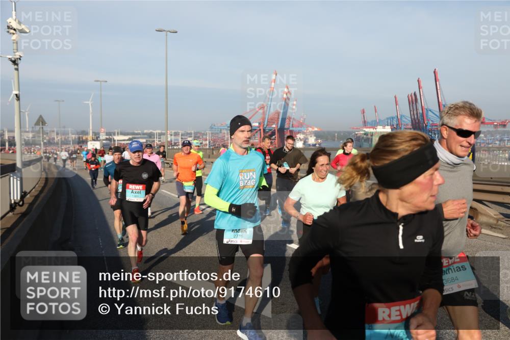 03.10.2025 - Köhlbrandbrückenlauf Yannick Fuchs http://msf.ph/oto/9174610 03.10.2025 08:43:30 Position 2 2776, 3684 meine-sportfotos.de