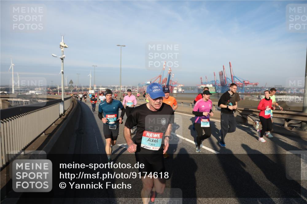03.10.2025 - Köhlbrandbrückenlauf Yannick Fuchs http://msf.ph/oto/9174618 03.10.2025 08:43:31 Position 2 2594, 1369 meine-sportfotos.de