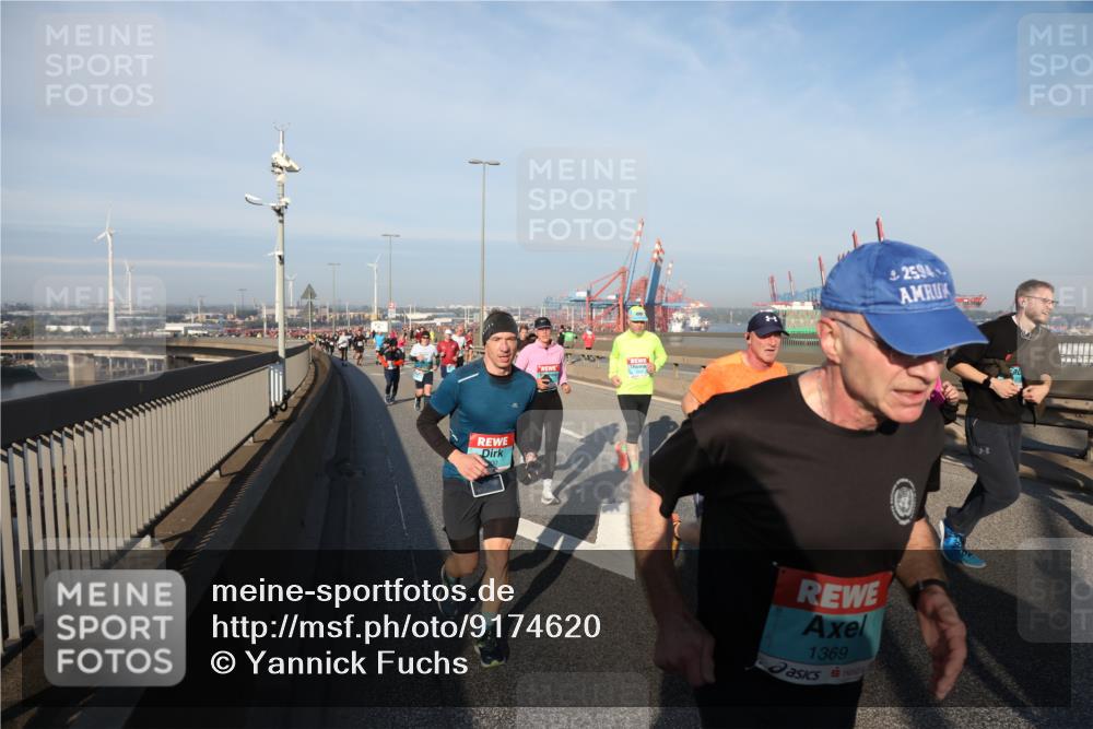 03.10.2025 - Köhlbrandbrückenlauf Yannick Fuchs http://msf.ph/oto/9174620 03.10.2025 08:43:32 Position 2 1369, 2594 meine-sportfotos.de