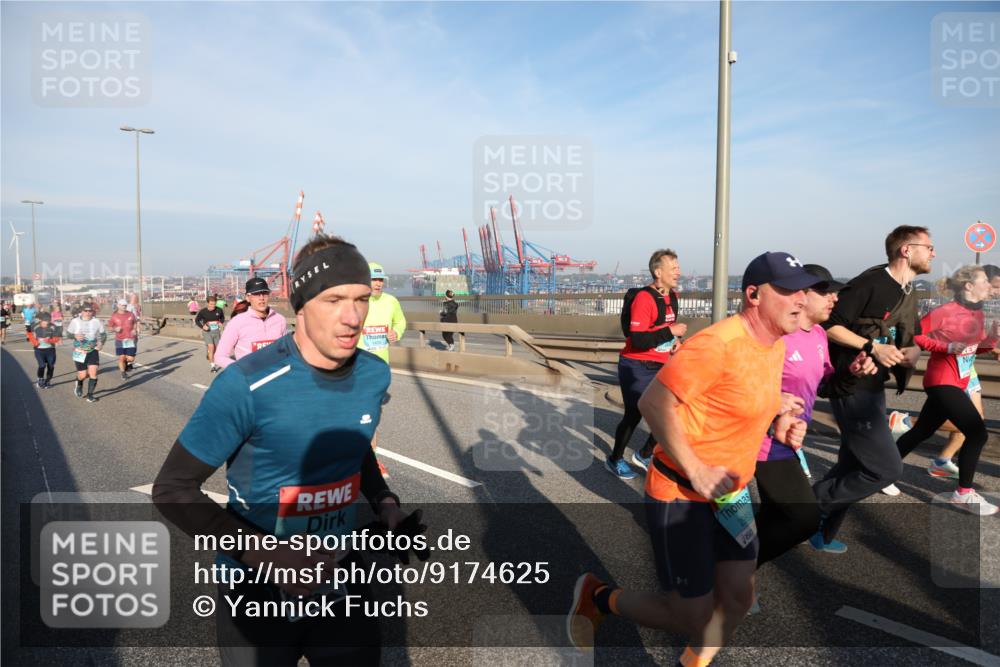 03.10.2025 - Köhlbrandbrückenlauf Yannick Fuchs http://msf.ph/oto/9174625 03.10.2025 08:43:32 Position 2 00, 2983 meine-sportfotos.de