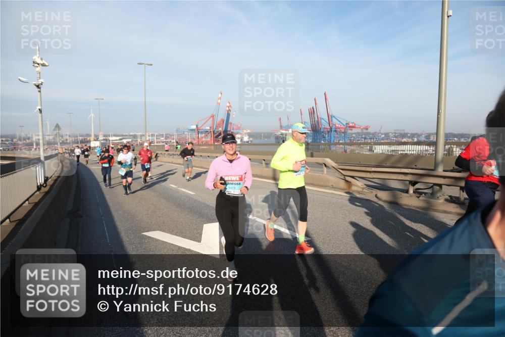03.10.2025 - Köhlbrandbrückenlauf Yannick Fuchs http://msf.ph/oto/9174628 03.10.2025 08:43:33 Position 2 1473 meine-sportfotos.de