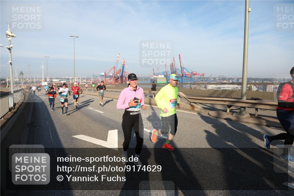 03.10.2025 - Köhlbrandbrückenlauf Yannick Fuchs http://msf.ph/oto/9174629 03.10.2025 08:43:33 Position 2  meine-sportfotos.de