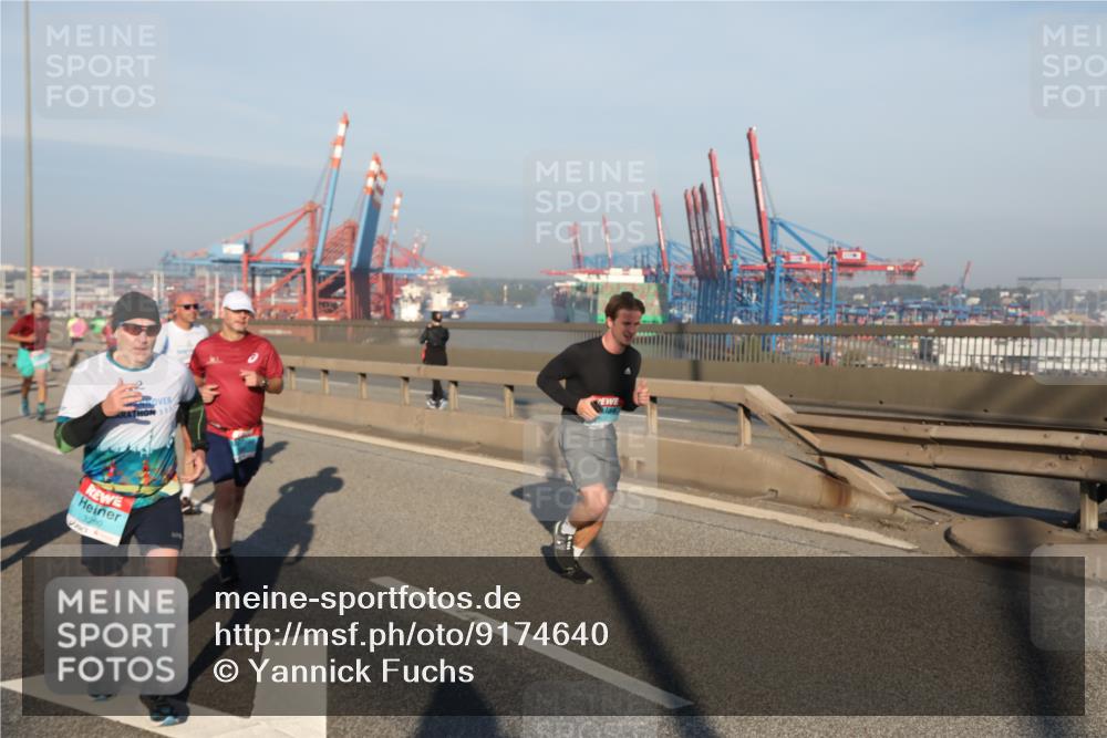 03.10.2025 - Köhlbrandbrückenlauf Yannick Fuchs http://msf.ph/oto/9174640 03.10.2025 08:43:35 Position 2 3280 meine-sportfotos.de