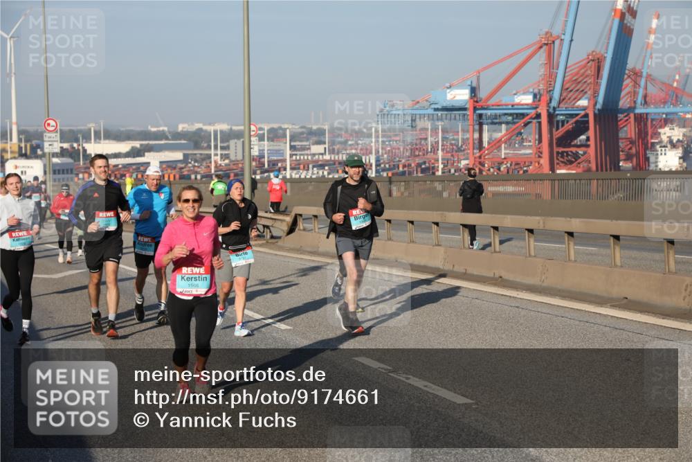 03.10.2025 - Köhlbrandbrückenlauf Yannick Fuchs http://msf.ph/oto/9174661 03.10.2025 08:43:39 Position 2 1566 meine-sportfotos.de