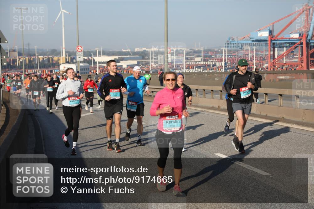 03.10.2025 - Köhlbrandbrückenlauf Yannick Fuchs http://msf.ph/oto/9174665 03.10.2025 08:43:40 Position 2 1229, 3808, 1566 meine-sportfotos.de
