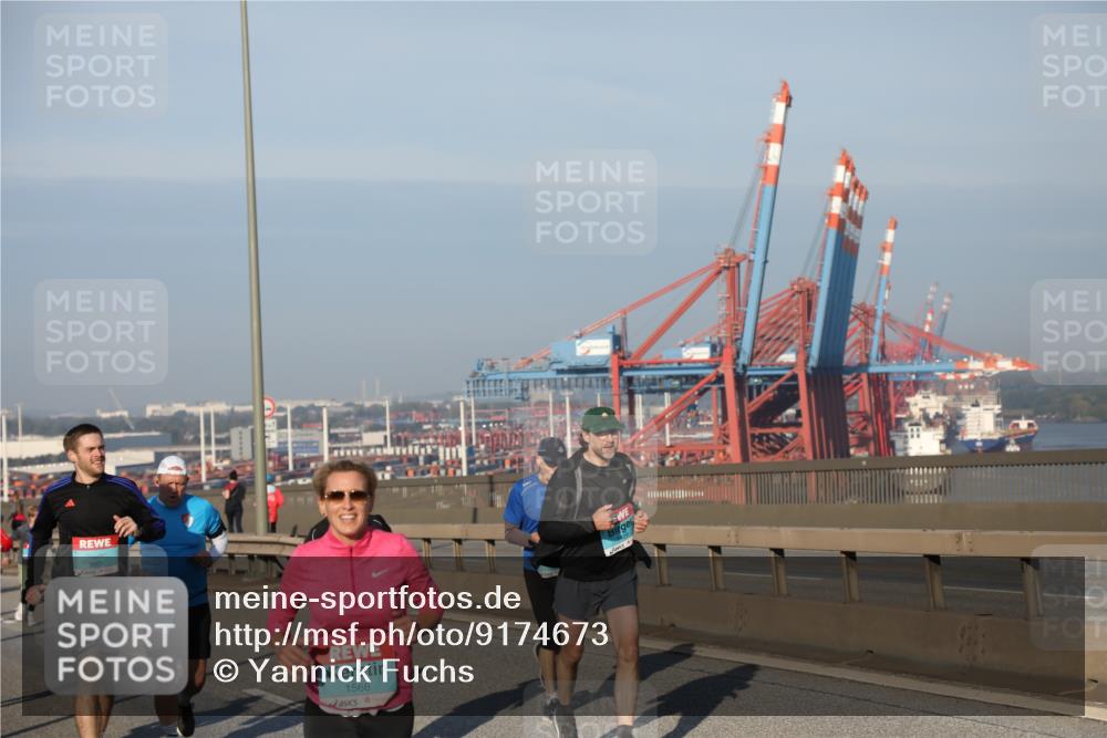 03.10.2025 - Köhlbrandbrückenlauf Yannick Fuchs http://msf.ph/oto/9174673 03.10.2025 08:43:40 Position 2 3218, 1566 meine-sportfotos.de