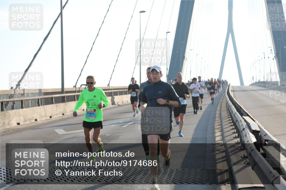 03.10.2025 - Köhlbrandbrückenlauf Yannick Fuchs http://msf.ph/oto/9174686 03.10.2025 08:22:56 Position 1 1079 meine-sportfotos.de