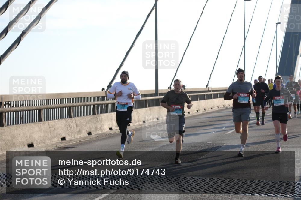 03.10.2025 - Köhlbrandbrückenlauf Yannick Fuchs http://msf.ph/oto/9174743 03.10.2025 08:23:07 Position 1 3340, 1142 meine-sportfotos.de