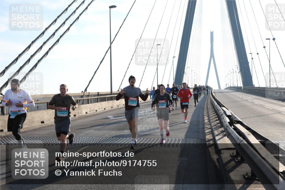 03.10.2025 - Köhlbrandbrückenlauf Yannick Fuchs http://msf.ph/oto/9174755 03.10.2025 08:23:08 Position 1 1142 meine-sportfotos.de