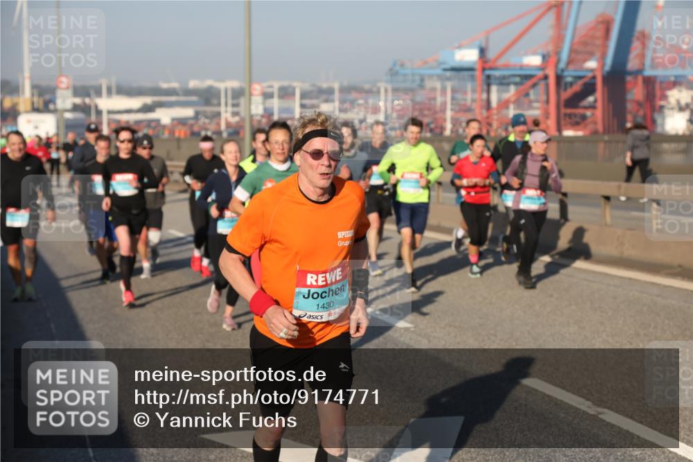 03.10.2025 - Köhlbrandbrückenlauf Yannick Fuchs http://msf.ph/oto/9174771 03.10.2025 08:43:56 Position 2 1430 meine-sportfotos.de