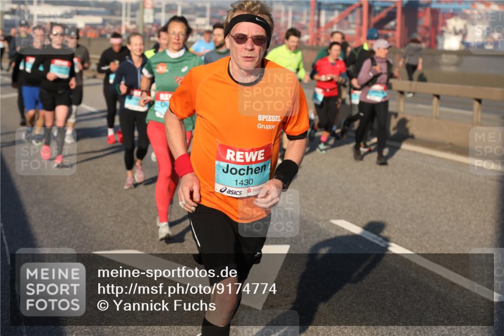 03.10.2025 - Köhlbrandbrückenlauf Yannick Fuchs http://msf.ph/oto/9174774 03.10.2025 08:43:57 Position 2 1430 meine-sportfotos.de