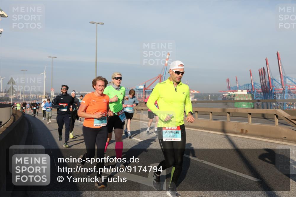 03.10.2025 - Köhlbrandbrückenlauf Yannick Fuchs http://msf.ph/oto/9174794 03.10.2025 08:44:13 Position 2 1343, 2942 meine-sportfotos.de