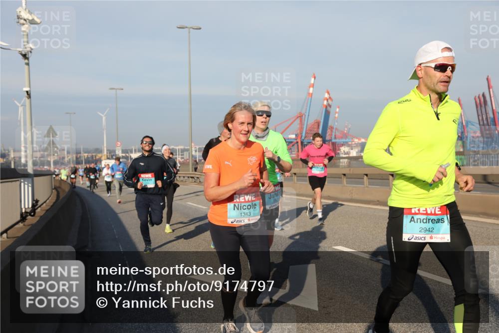 03.10.2025 - Köhlbrandbrückenlauf Yannick Fuchs http://msf.ph/oto/9174797 03.10.2025 08:44:14 Position 2 1343, 2942 meine-sportfotos.de