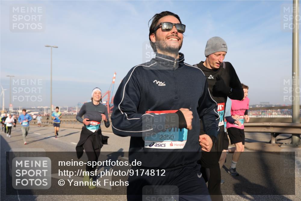03.10.2025 - Köhlbrandbrückenlauf Yannick Fuchs http://msf.ph/oto/9174812 03.10.2025 08:44:16 Position 2 1683, 2950 meine-sportfotos.de