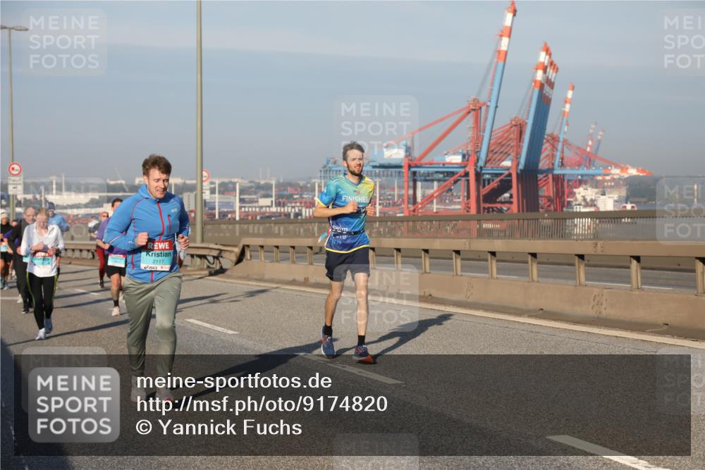 03.10.2025 - Köhlbrandbrückenlauf Yannick Fuchs http://msf.ph/oto/9174820 03.10.2025 08:44:18 Position 2 2117 meine-sportfotos.de