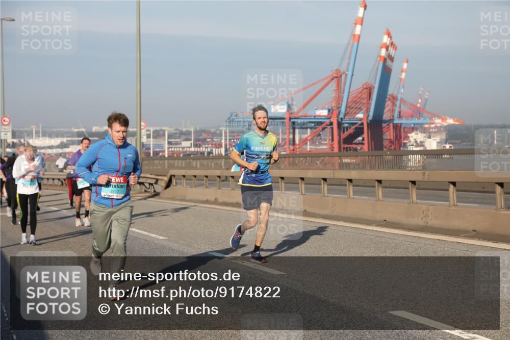 03.10.2025 - Köhlbrandbrückenlauf Yannick Fuchs http://msf.ph/oto/9174822 03.10.2025 08:44:18 Position 2 2117 meine-sportfotos.de