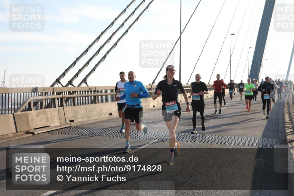 03.10.2025 - Köhlbrandbrückenlauf Yannick Fuchs http://msf.ph/oto/9174828 03.10.2025 08:23:17 Position 1  meine-sportfotos.de