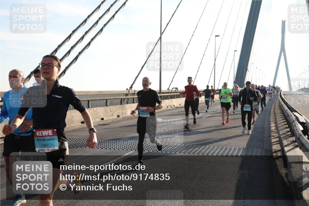 03.10.2025 - Köhlbrandbrückenlauf Yannick Fuchs http://msf.ph/oto/9174835 03.10.2025 08:23:17 Position 1 1087 meine-sportfotos.de
